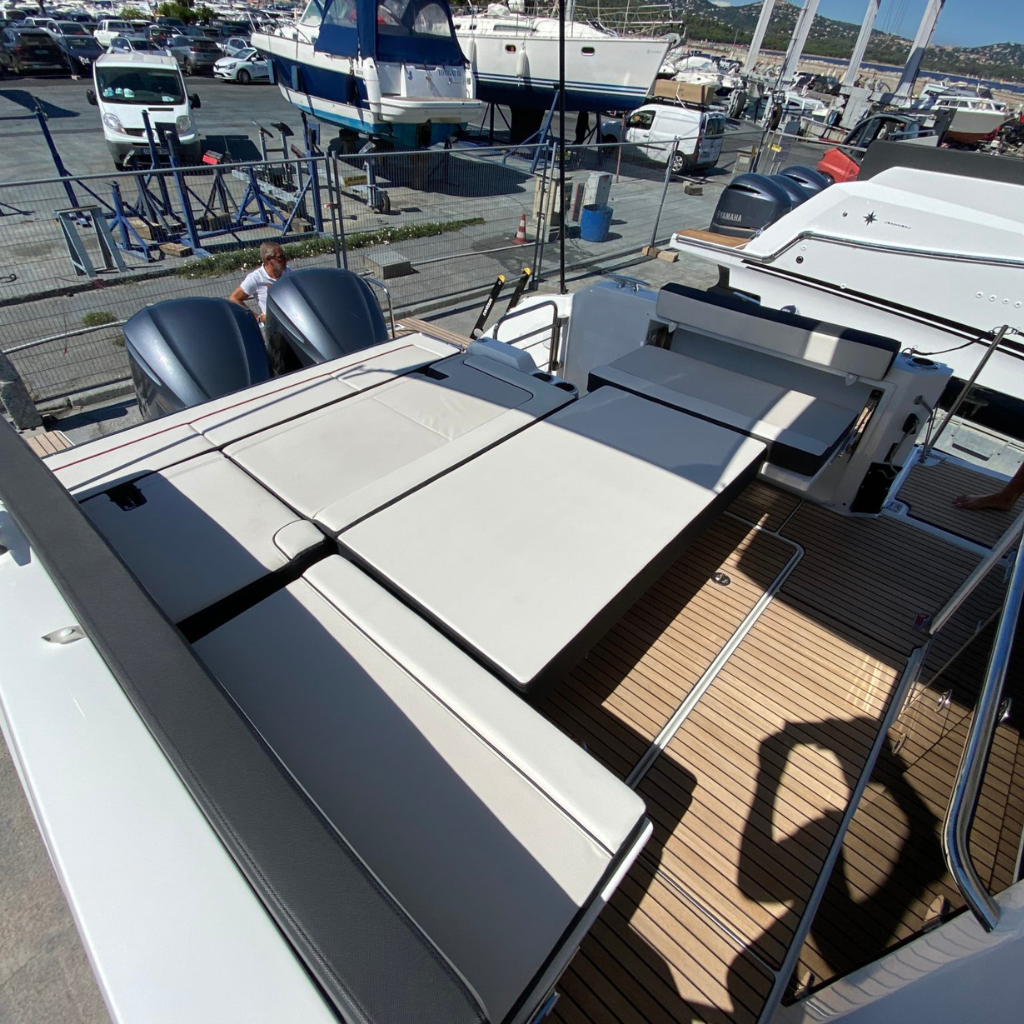 Jeanneau Cap Camarat 10.5 WA S3 - Pure Yachting