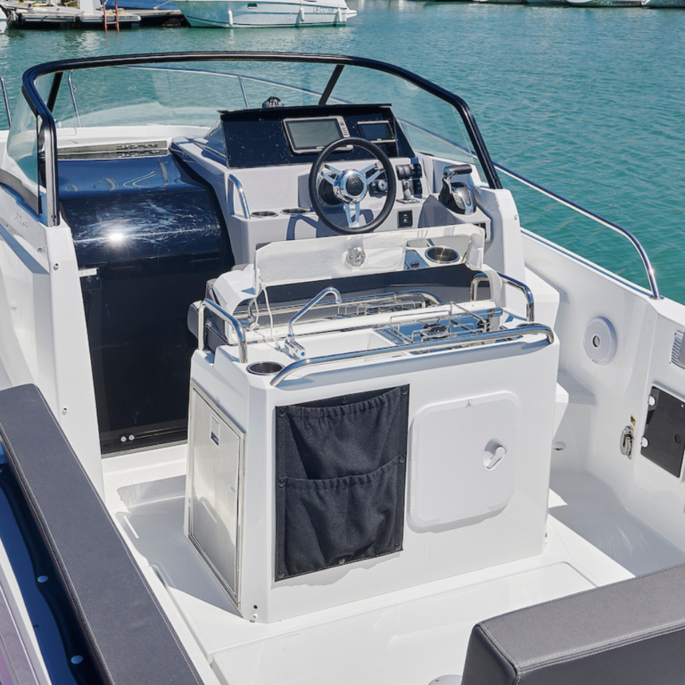 Jeanneau Cap Camarat 7.5 WA S3 - Pure Yachting
